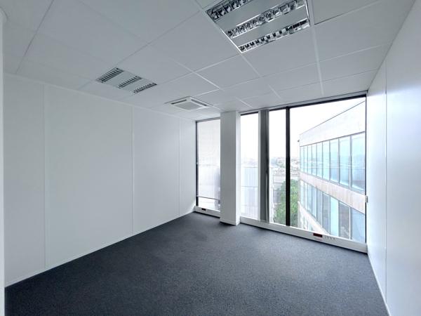 Bureaux à louer 504 m² à Lormont avec accès tramway immédiat