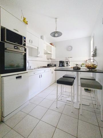 Appartement de 4 pièces de 96 m², avec stationnement et jardinets sur Angers quartier Clinique de l'Anjou