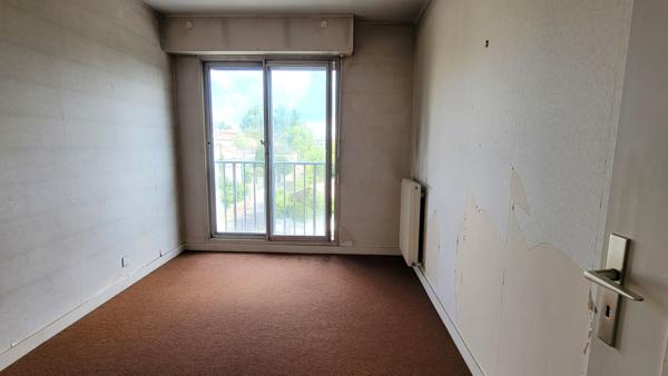 Appartement 4 pièces de 88 m2 avec balcons et box