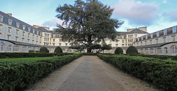 LE BEL & GRAND APPARTEMENT AUX PRESTATIONS SINGULIÈRES. - L'agence Immobilier & Associés