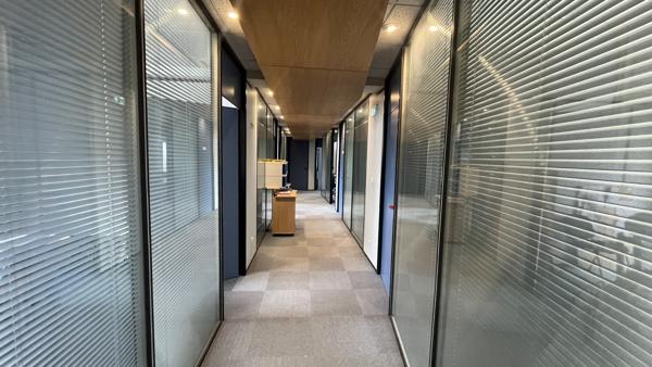 À vendre : Bureaux lumineux de 422 m² en hyper centre d'Orléans avec parkings inclus !