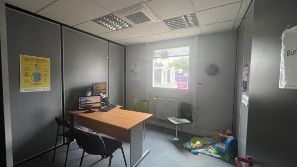 À vendre : Bureaux lumineux de 422 m² en hyper centre d'Orléans avec parkings inclus !