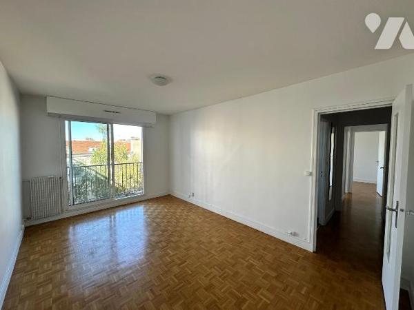 A vendre - 25 rue de la Duée à PARIS 20è - Appartement 3 pièces au 5ème étage - Cave et parking
