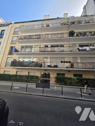 75015 Paris - Saint Charles - Studio avec balcon et cave