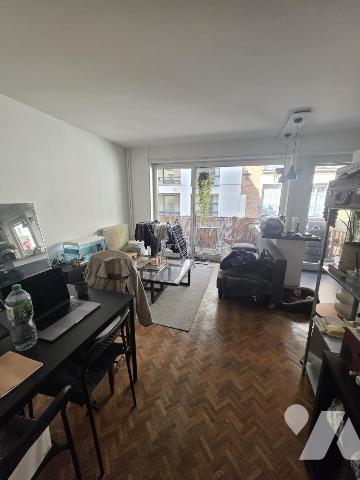 75015 Paris - Saint Charles - Studio avec balcon et cave