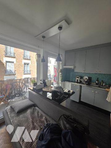 75015 Paris - Saint Charles - Studio avec balcon et cave