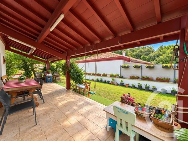 Maison à vendre  5 pièces - 119 m 2   URRUGNE  - 64