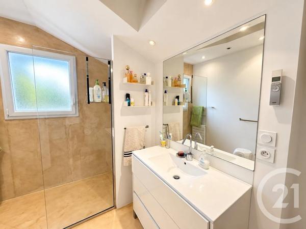 Maison à vendre  5 pièces - 119 m 2   URRUGNE  - 64