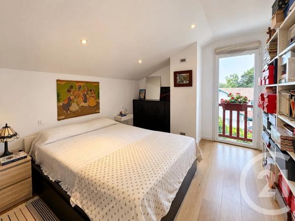 Maison à vendre  5 pièces - 119 m 2   URRUGNE  - 64