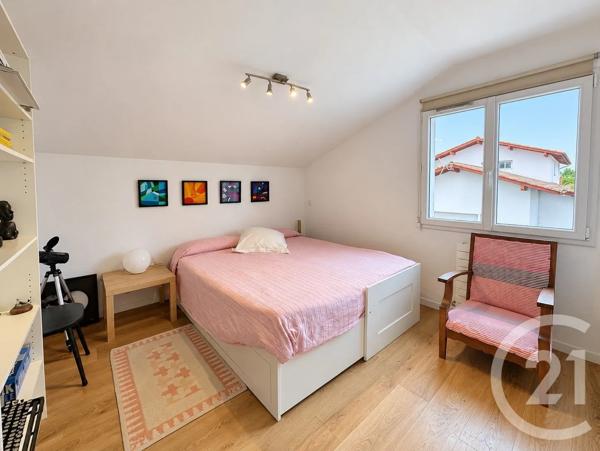 Maison à vendre  5 pièces - 119 m 2   URRUGNE  - 64