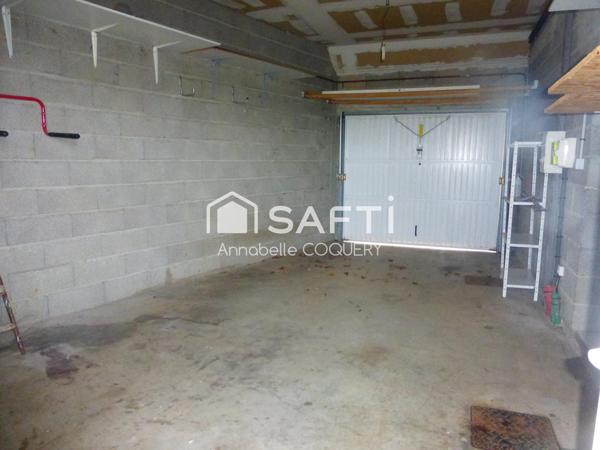 Maison familiale dans quartier résidentiel calme.