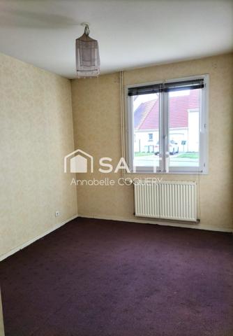 Maison familiale dans quartier résidentiel calme.