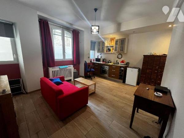 INTRA-MUROS - Situé dans une copropriété sécurisée, agréable appartement T2 de 31,98 m² habitab...