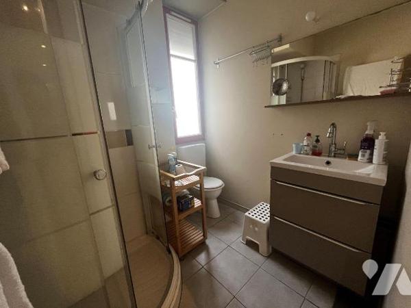 INTRA-MUROS - Situé dans une copropriété sécurisée, agréable appartement T2 de 31,98 m² habitab...