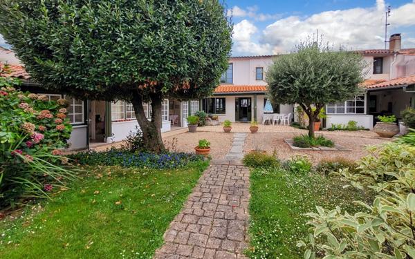 Maison à vendre    5 pièces •  Le Bois-Plage-en-Ré