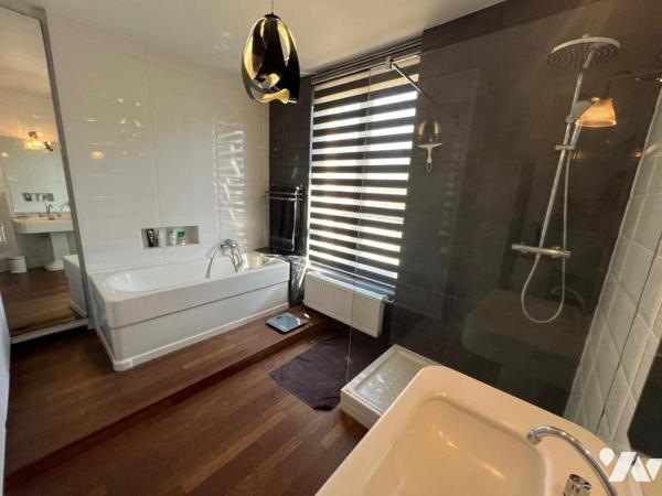 RARE A LA VENTE ORBEC MAISON DE CARACTERE AUX PRESTATIONS DE QUALITES AVEC TRES BEAU PARC ARBORE