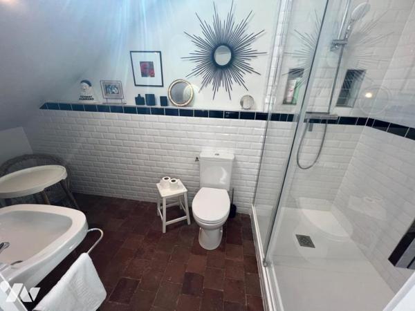 RARE A LA VENTE ORBEC MAISON DE CARACTERE AUX PRESTATIONS DE QUALITES AVEC TRES BEAU PARC ARBORE