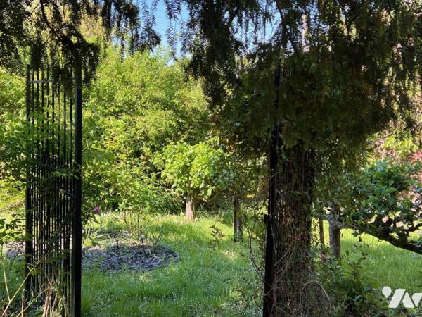 RARE A LA VENTE ORBEC MAISON DE CARACTERE AUX PRESTATIONS DE QUALITES AVEC TRES BEAU PARC ARBORE