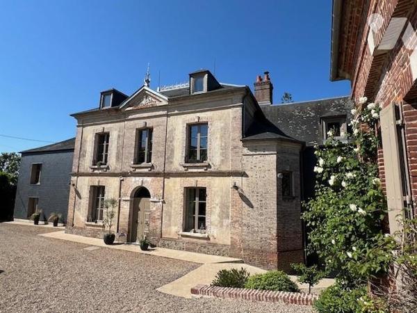 RARE A LA VENTE ORBEC MAISON DE CARACTERE AUX PRESTATIONS DE QUALITES AVEC TRES BEAU PARC ARBORE