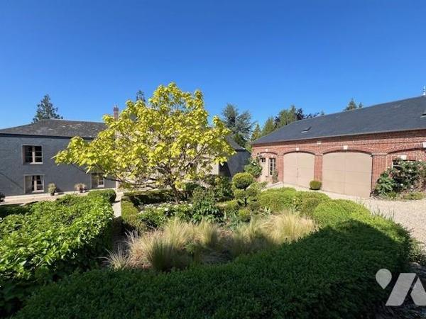 RARE A LA VENTE ORBEC MAISON DE CARACTERE AUX PRESTATIONS DE QUALITES AVEC TRES BEAU PARC ARBORE