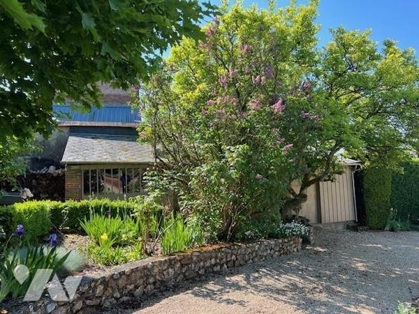 RARE A LA VENTE ORBEC MAISON DE CARACTERE AUX PRESTATIONS DE QUALITES AVEC TRES BEAU PARC ARBORE