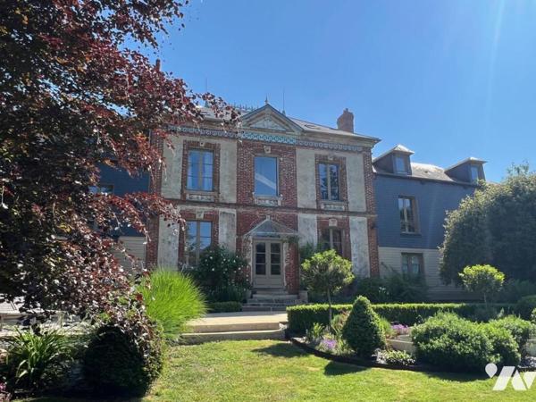 RARE A LA VENTE ORBEC MAISON DE CARACTERE AUX PRESTATIONS DE QUALITES AVEC TRES BEAU PARC ARBORE