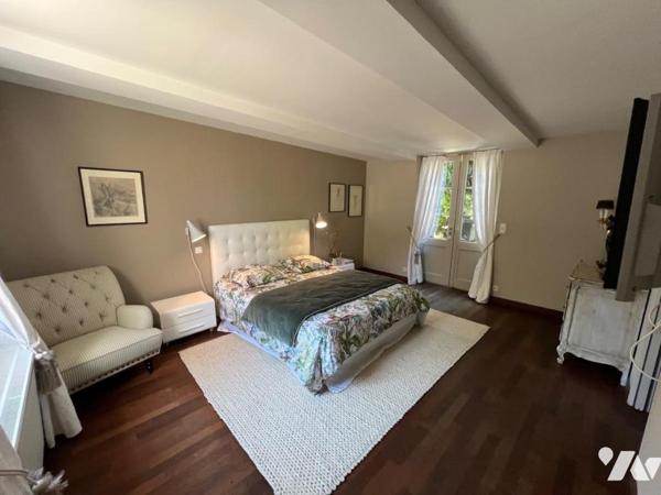 RARE A LA VENTE ORBEC MAISON DE CARACTERE AUX PRESTATIONS DE QUALITES AVEC TRES BEAU PARC ARBORE