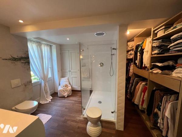 RARE A LA VENTE ORBEC MAISON DE CARACTERE AUX PRESTATIONS DE QUALITES AVEC TRES BEAU PARC ARBORE