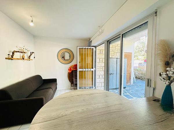 Appartement   cabine avec terrasse en RDJ