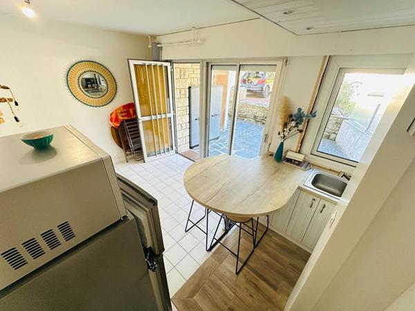 Appartement   cabine avec terrasse en RDJ