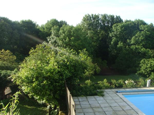 Maison, dépendances, grand terrain