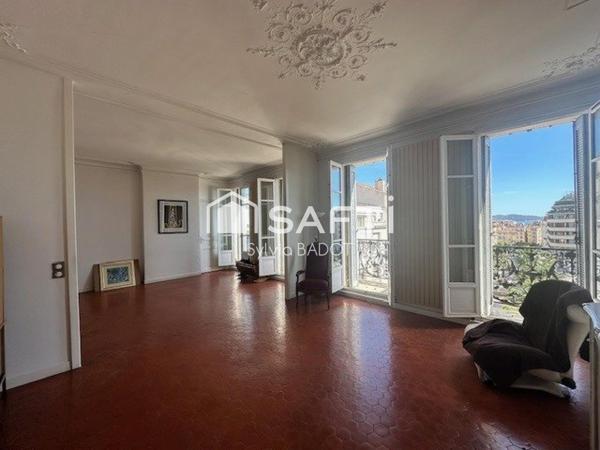 TOULON HAUTE VILLE APPARTEMENT T5 AU 4/6 AVEC ASCENSEUR