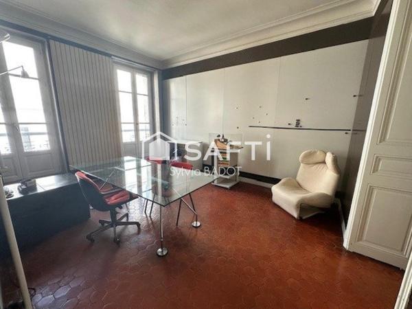 TOULON HAUTE VILLE APPARTEMENT T5 AU 4/6 AVEC ASCENSEUR