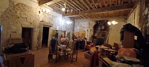 CENTRE SOMMIERES ,  FONDS DE COMMERCE +MURS + APPARTEMENT A SAISIR!