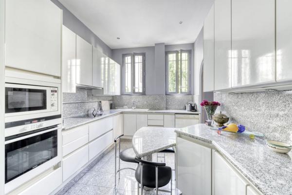 Vente Hôtel particulier Neuilly-sur-Seine 9 Pièces 335 m²