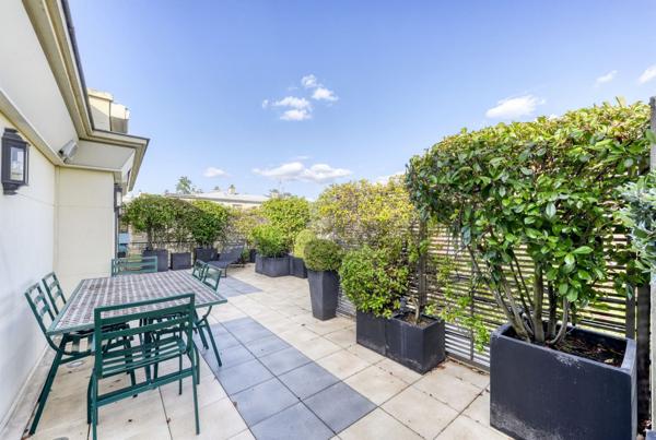 Vente Hôtel particulier Neuilly-sur-Seine 9 Pièces 335 m²