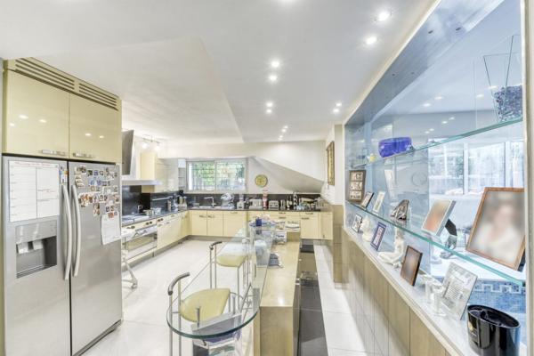 Vente Hôtel particulier Neuilly-sur-Seine 9 Pièces 335 m²