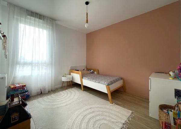 Appartement
         3 pièces
        - 63 m² 189 000 € *