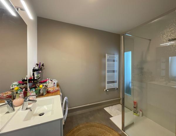 Appartement
         3 pièces
        - 63 m² 189 000 € *