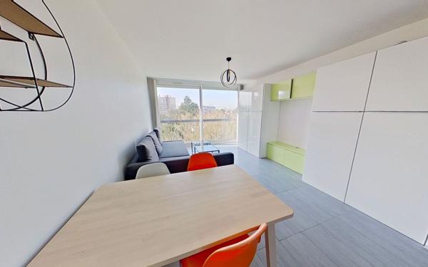 Appartement à louer    3 pièces •  Caluire-et-Cuire