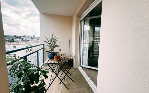 Appartement à vendre    6 pièces •  Toulon