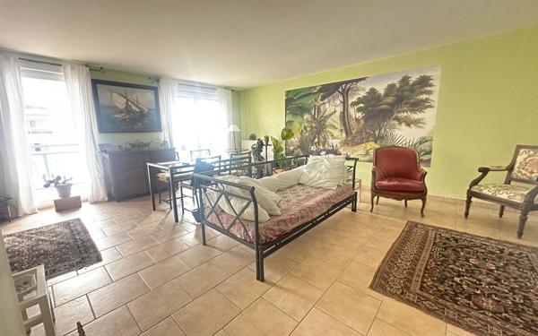 Appartement à vendre    6 pièces •  Toulon