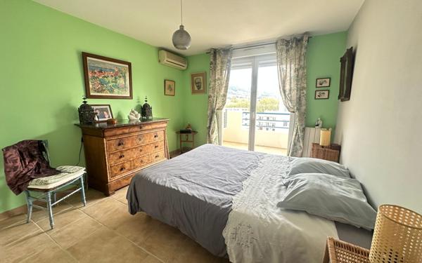 Appartement à vendre    6 pièces •  Toulon