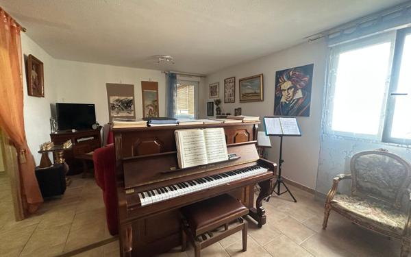 Appartement à vendre    6 pièces •  Toulon