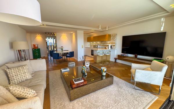 Appartement à vendre    3 pièces • 74,04 m2 Le Cannet