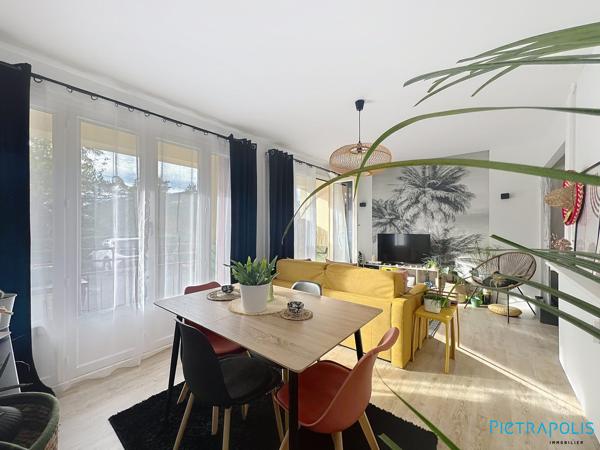 Bel appartement de type T3 avec balcon et place de stationnement
