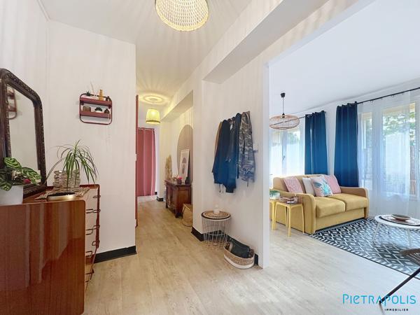 Bel appartement de type T3 avec balcon et place de stationnement