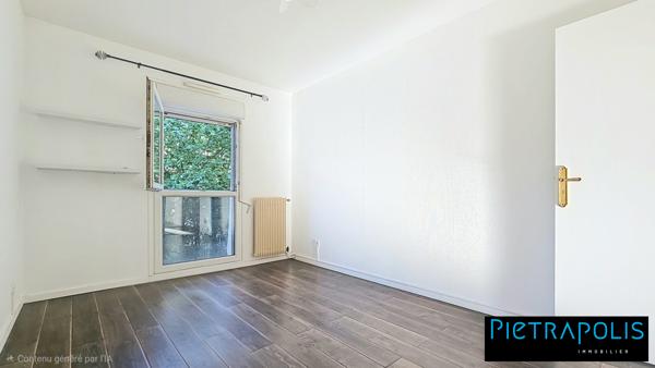 DOUA / TETE D'OR - Appartement T3 traversant de 80 m² avec terrasse.