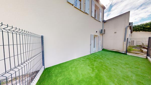 À louer  Maison de ville T3 neuf avec garage et terrasse