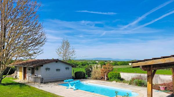 Maison familliale au calme - 3 Chambres - Piscine -